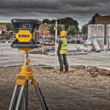 DCE079D1G DeWALT rotacinis nivelyras + statybinis trikojis + DWST1-81049 TSTAK vežimėlio ir dėžių komplektas