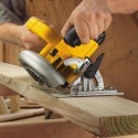 DWE575K DeWALT 67 mm tikslus diskinis pjūklas