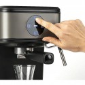 BXCO850E Black+Decker pusiau automatinis kavos aparatas 20bar 850W