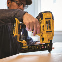 DCN681D2 DeWALT 18 V akumuliatorinis kabių kalimo įrankis